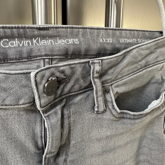 Calvin Klein - Grey Wash Skinny Jeans Sz 4 - Picture 3 of 4